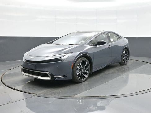 New 2026 Toyota Prius Plug-In Hybrid image 3