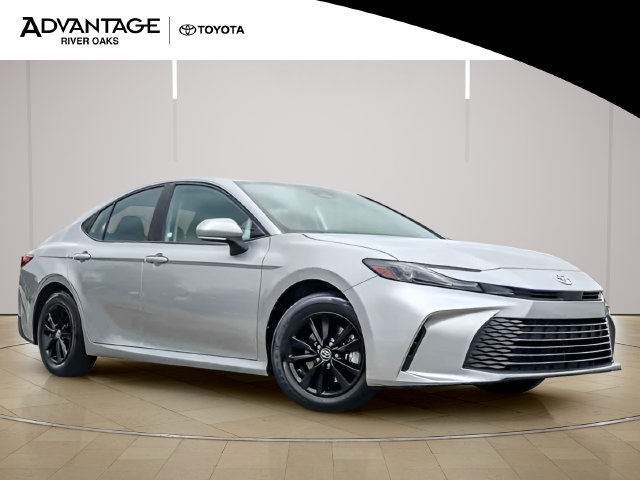 Used 2025 Toyota Camry LE FWD image 2