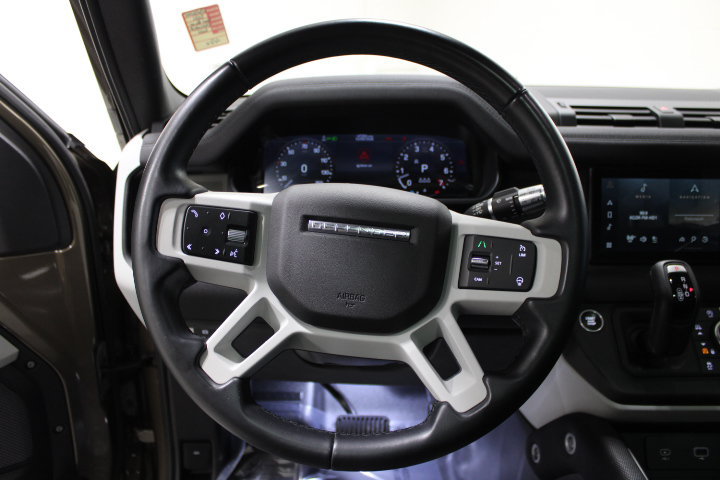 Used 2021 Land Rover Defender 110 X-Dynamic SE AWD/4WD image 37
