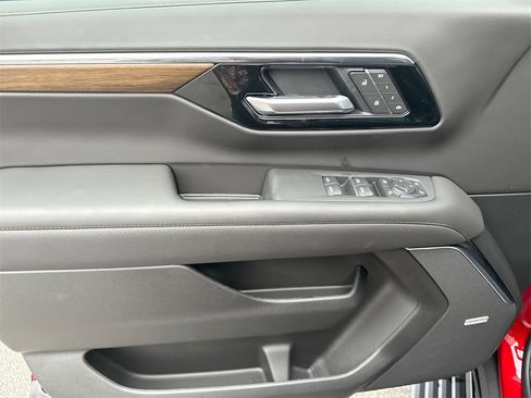 New 2026 Chevrolet Suburban High Country image 15