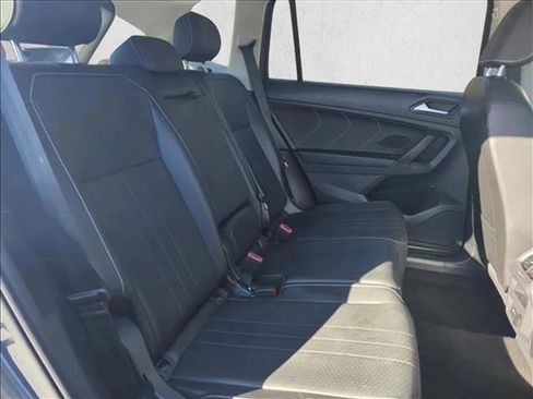 Used 2022 Volkswagen Tiguan SE AWD/4WD image 22