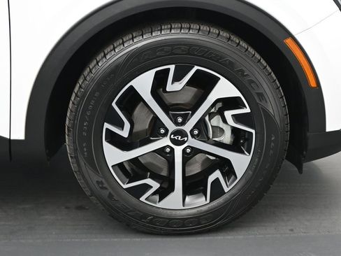 Used 2024 Kia Sportage EX image 22
