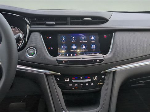 New 2025 Cadillac XT5 Luxury image 10