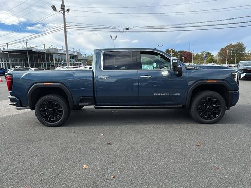 New 2025 GMC Sierra 2500 Denali Ultimate w/ Snow Plow Prep/Camper Package image 8