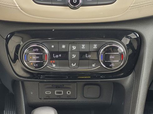 Used 2020 Buick Encore GX Essence w/ Advanced Technology Package FWD image 17