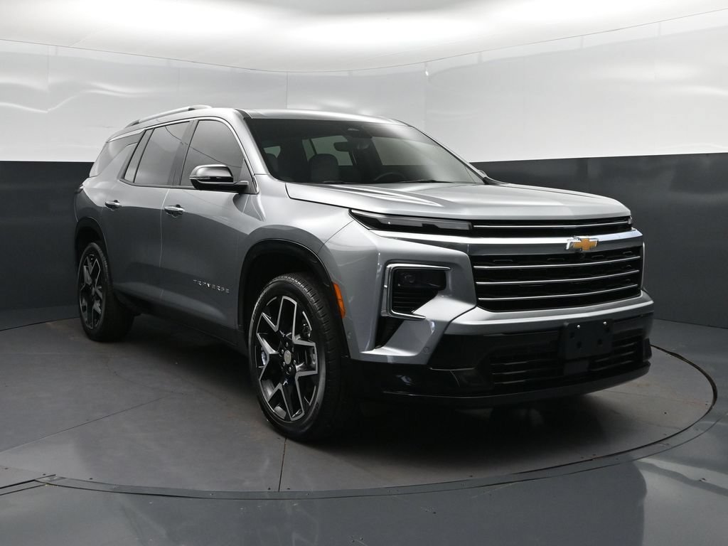 Used 2025 Chevrolet Traverse High Country w/ LPO, Floor Liner Package FWD image 9