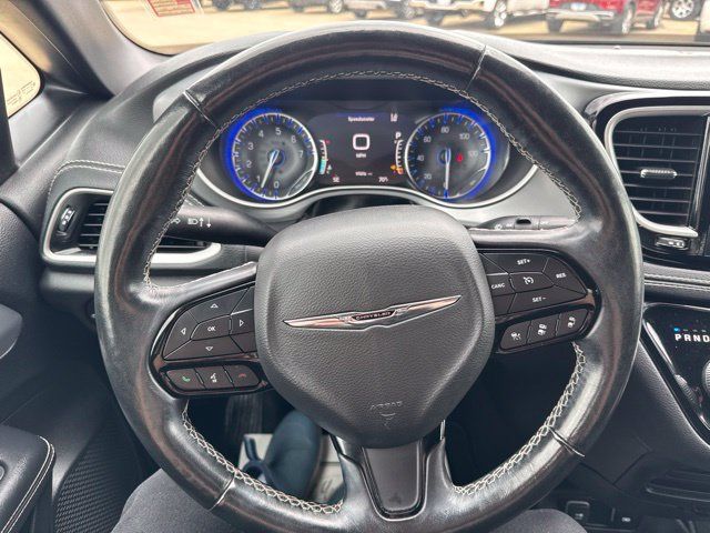 Used 2021 Chrysler Pacifica Touring w/ S Appearance Package FWD image 15