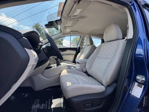 Certified 2022 Nissan Rogue Sport SV AWD/4WD image 17