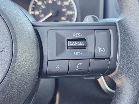 Used 2024 Nissan Rogue S image 22