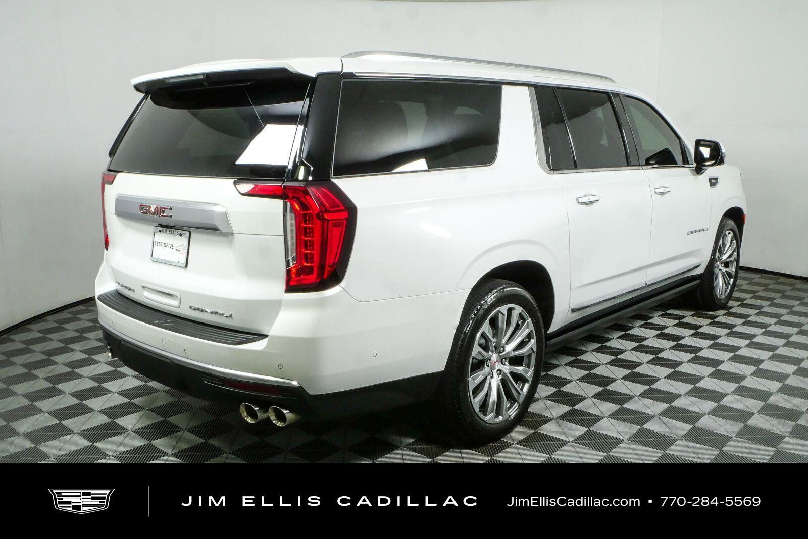 Used 2023 GMC Yukon XL Denali w/ Denali Reserve Package AWD/4WD image 3