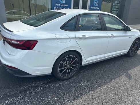 Used 2025 Volkswagen Jetta GLI Autobahn FWD image 6