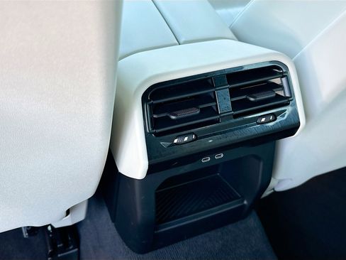 Used 2024 BMW i5 M60 w/ Premium Package image 25