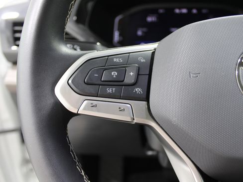 Used 2024 Volkswagen Taos SEL image 10