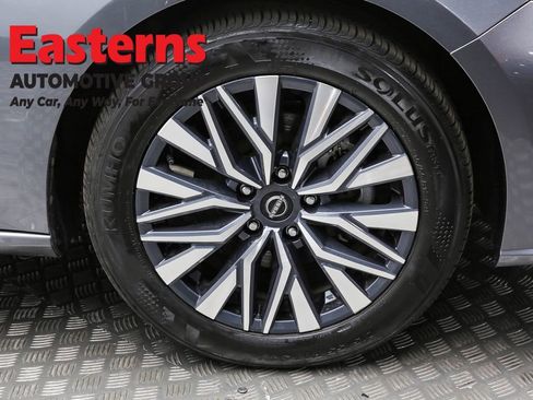 Used 2025 Nissan Altima 2.5 SV image 31