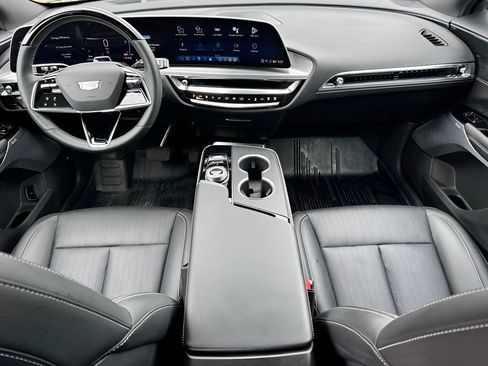 Certified 2025 Cadillac Lyriq Luxury w/ LPO, Floor Liner Package AWD/4WD image 27