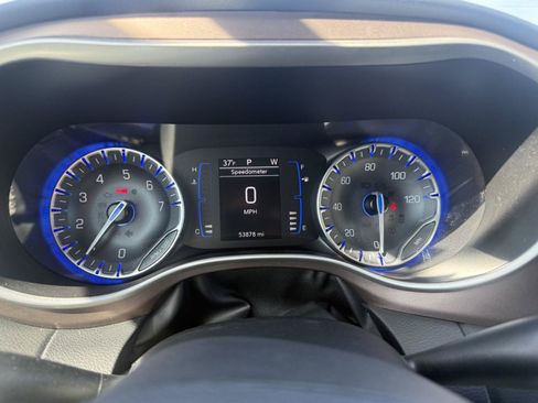 Used 2023 Chrysler Voyager LX FWD image 19