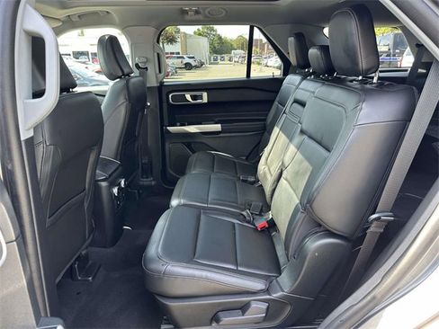 Used 2022 Ford Explorer XLT w/ Equipment Group 202A image 25