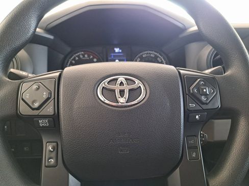 Used 2022 Toyota Tacoma SR image 15