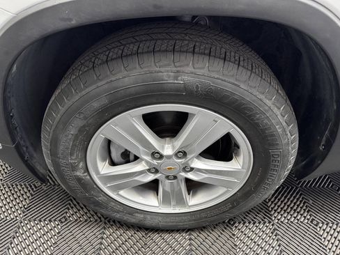 Used 2019 Chevrolet Trax LT w/ LT Convenience Package image 19