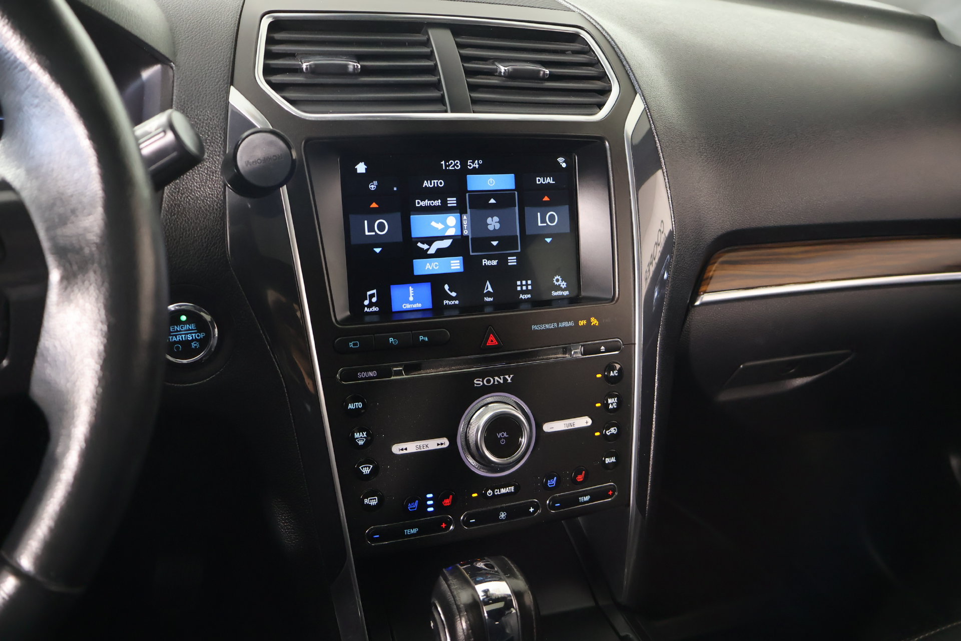 Used 2018 Ford Explorer Limited w/ Equipment Group 301A AWD/4WD image 5