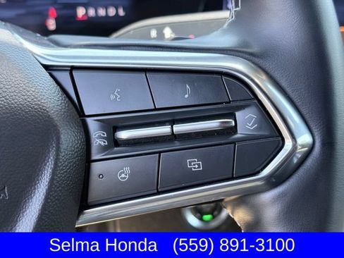 Used 2024 Chevrolet Traverse LT AWD/4WD image 16