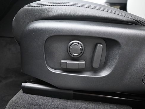 New 2026 Land Rover Range Rover Velar Dynamic SE image 22