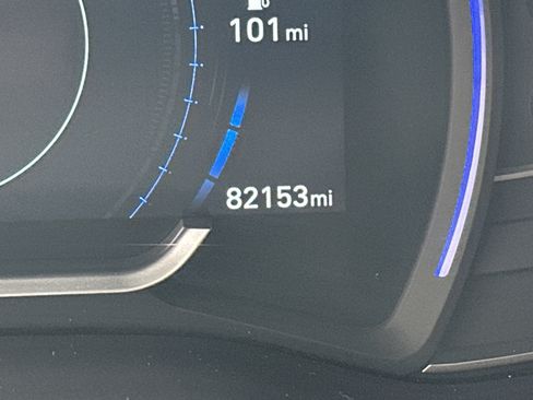 Used 2019 Hyundai Santa Fe SEL image 28