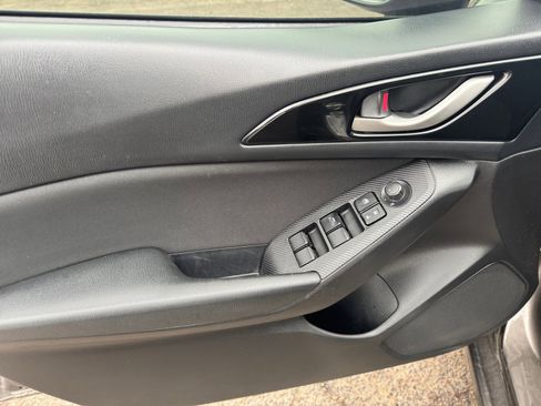 Used 2015 MAZDA MAZDA3 i Sport image 14
