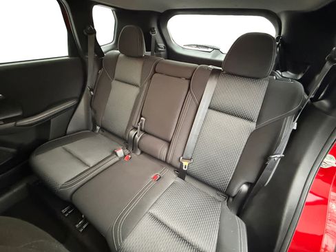 Used 2024 Mitsubishi Outlander ES image 16