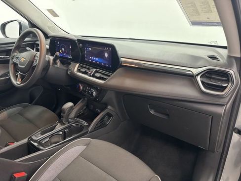 Used 2025 Chevrolet TrailBlazer LT FWD image 26