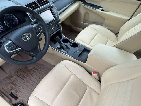 Used 2015 Toyota Camry XLE FWD image 6