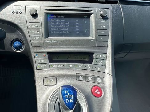 Used 2013 Toyota Prius Three w/ Protection Pkg FWD image 10