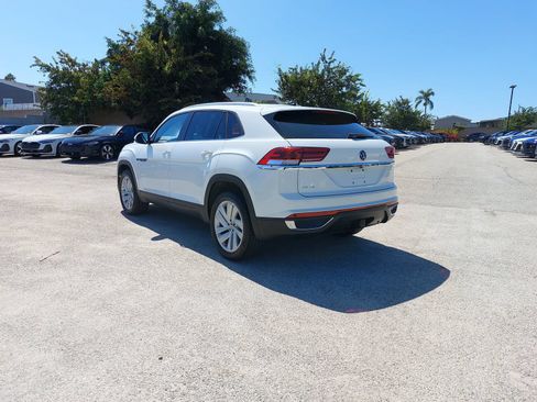 Used 2023 Volkswagen Atlas Cross Sport SE FWD image 7