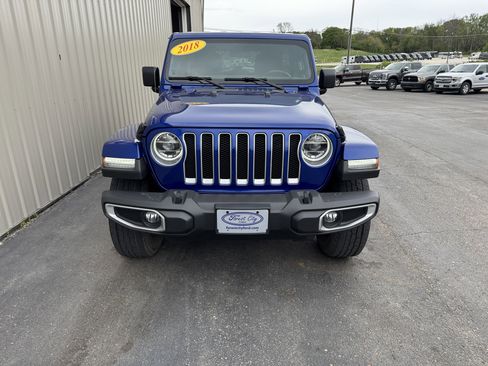 Used 2018 Jeep Wrangler Unlimited Sahara w/ Cold Weather Group AWD/4WD image 3