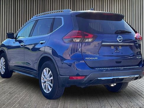 Used 2017 Nissan Rogue SV w/ SV Premium Package AWD/4WD image 11