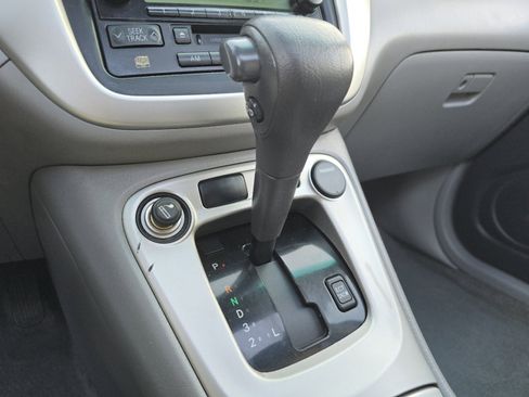 Used 2005 Toyota Highlander 2WD V6 w/ 3rd Row image 27