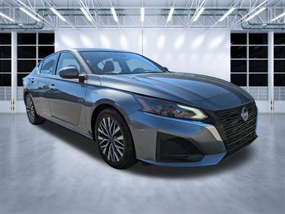 Used 2023 Nissan Altima 2.5 SV