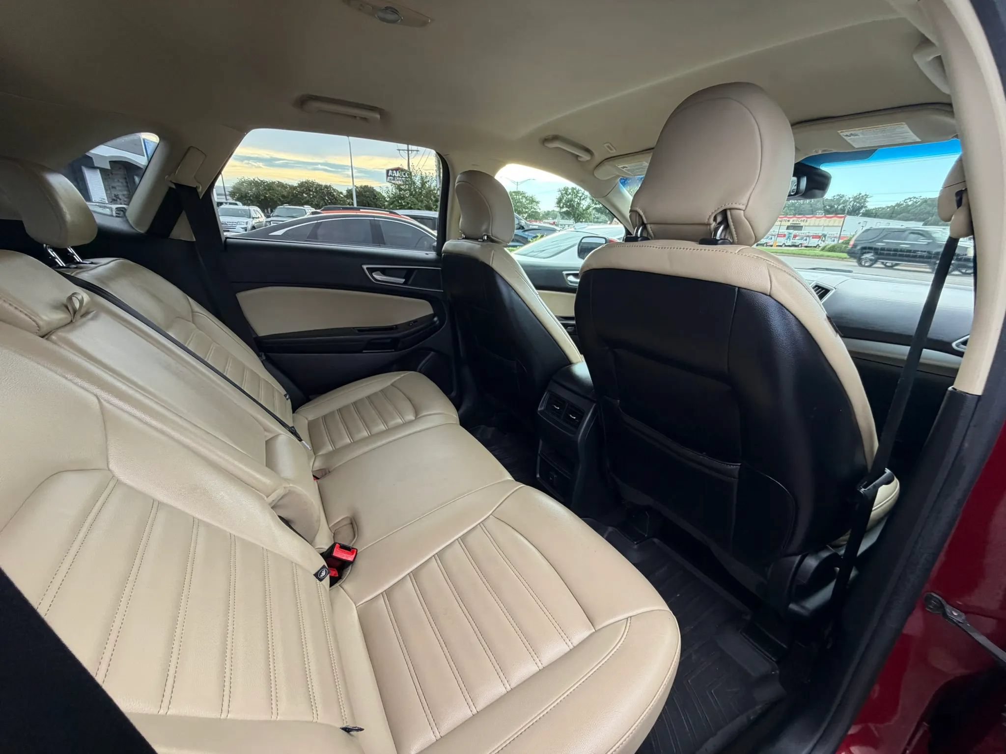 Used 2019 Ford Edge SEL w/ Equipment Group 201A FWD image 19