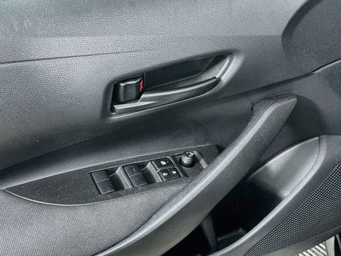 Used 2025 Toyota Corolla LE FWD image 15