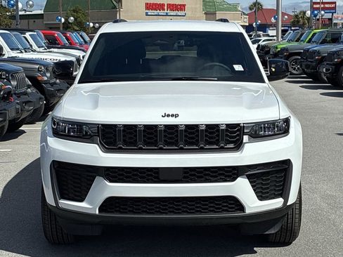 New 2026 Jeep Grand Cherokee Altitude AWD/4WD image 10