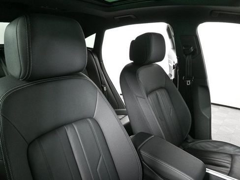 Used 2024 Audi Q8 e-tron Premium image 24