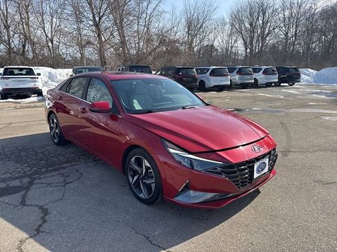 Used 2023 Hyundai Elantra Limited w/ Cargo Package FWD image 10