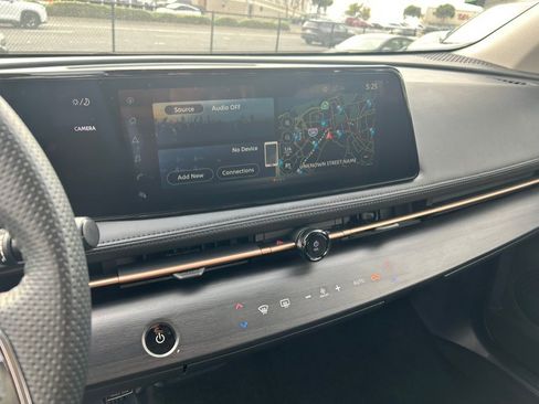 Used 2024 Nissan Ariya FWD image 18