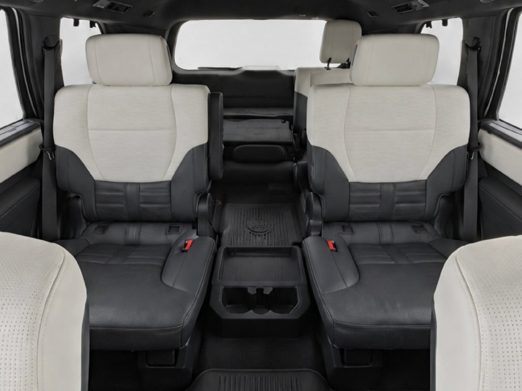 Used 2025 Toyota Sequoia Capstone AWD/4WD image 17