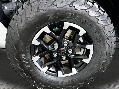 Used 2024 Jeep Wrangler Unlimited Rubicon w/ Technology Group AWD/4WD image 32