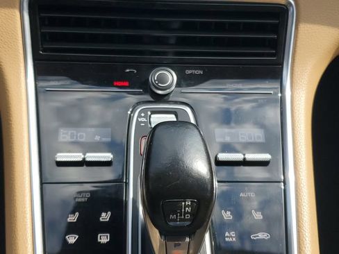 Used 2020 Porsche Panamera 4 AWD/4WD image 31