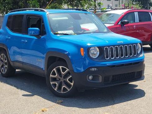 Used 2015 Jeep Renegade Latitude FWD image 29