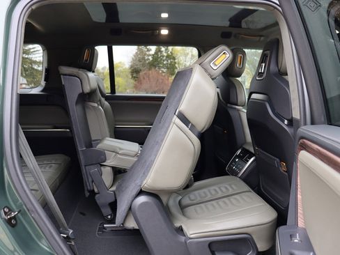 Used 2023 Rivian R1S Adventure image 17