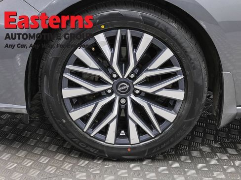 Used 2023 Nissan Altima 2.5 SV w/ SV Premium Package FWD image 32