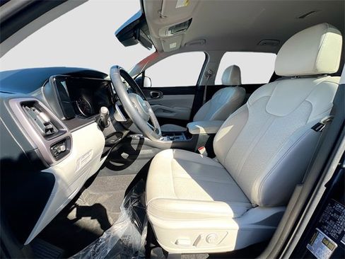 Used 2023 Kia Sorento EX image 22